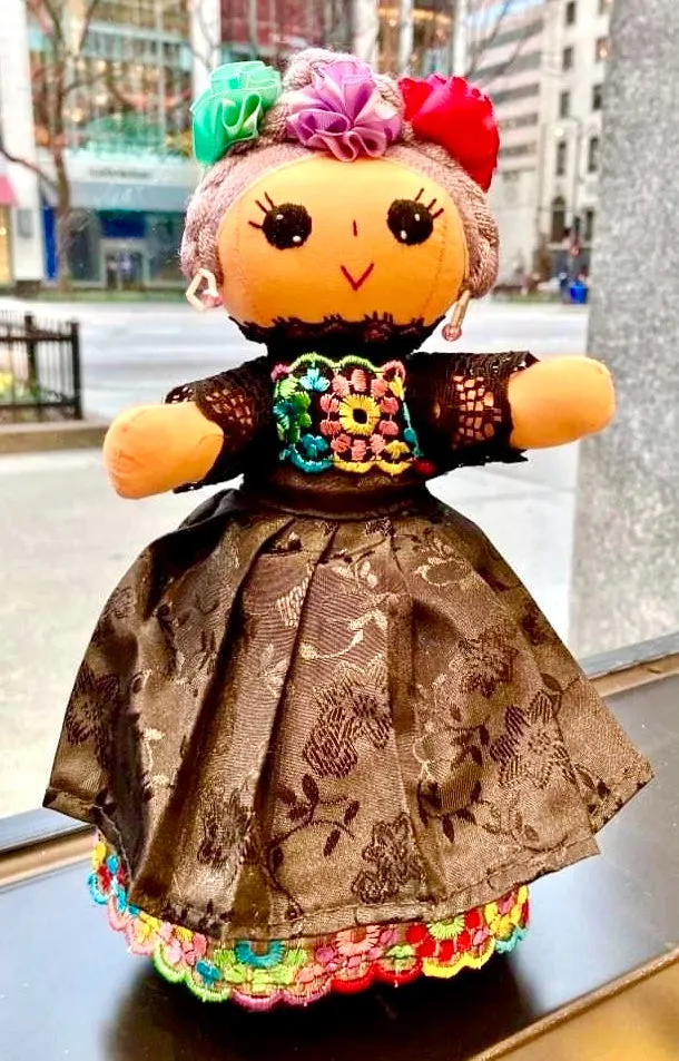 "Las LeLes" Otomí Mexican Dolls— Small