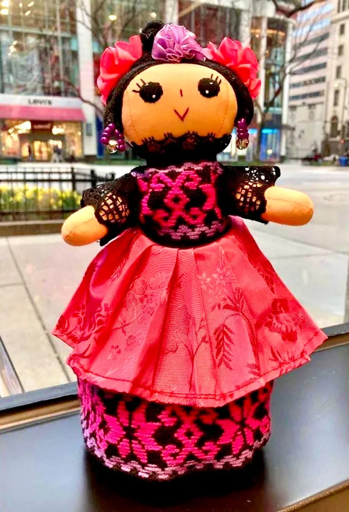 "Las LeLes" Otomí Mexican Dolls— Small