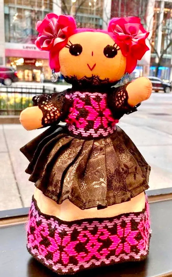 "Las LeLes" Otomí Mexican Dolls— Small