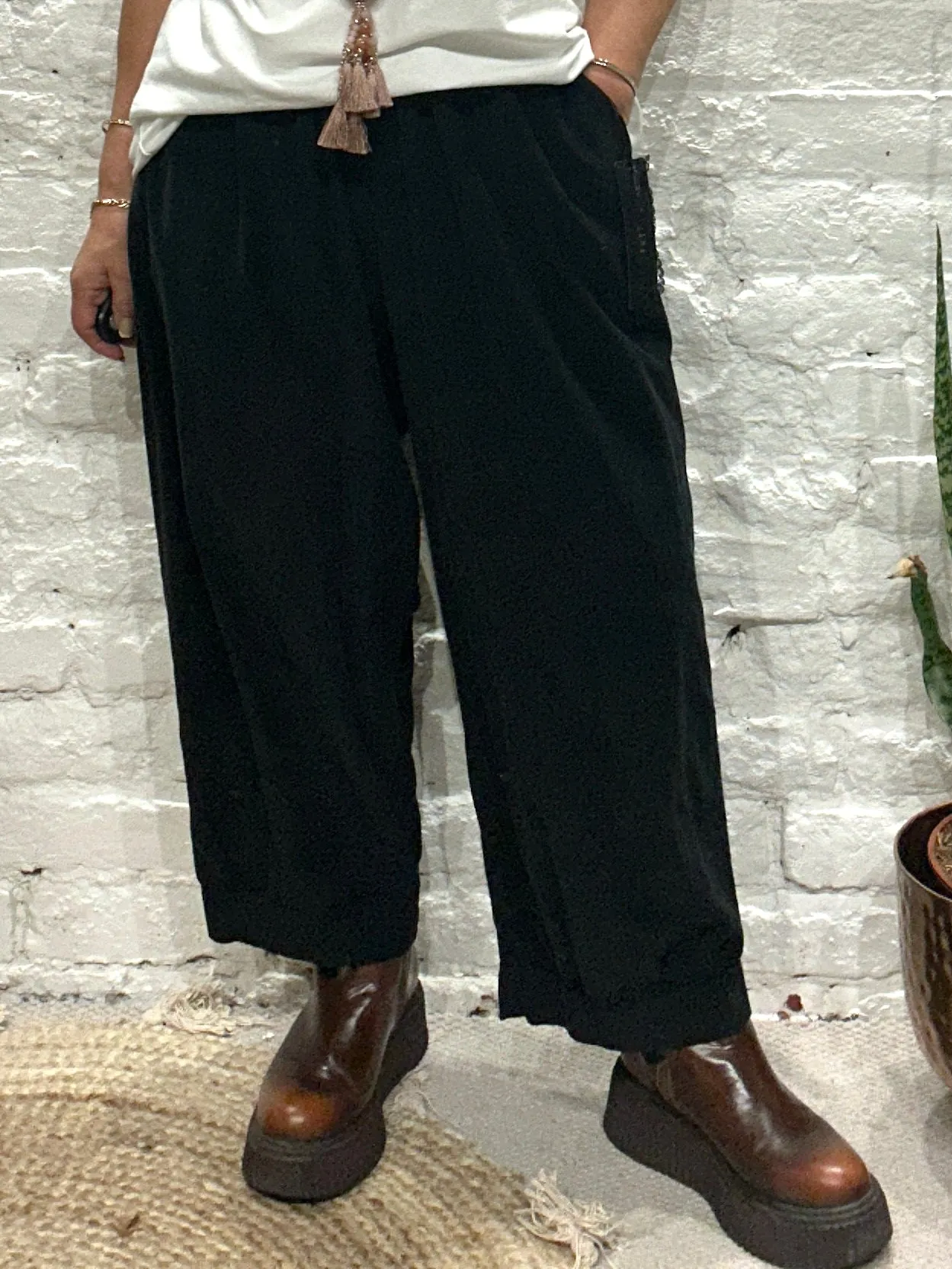 The Soft Cord Barrel Elastic Pocket Pant Trouser