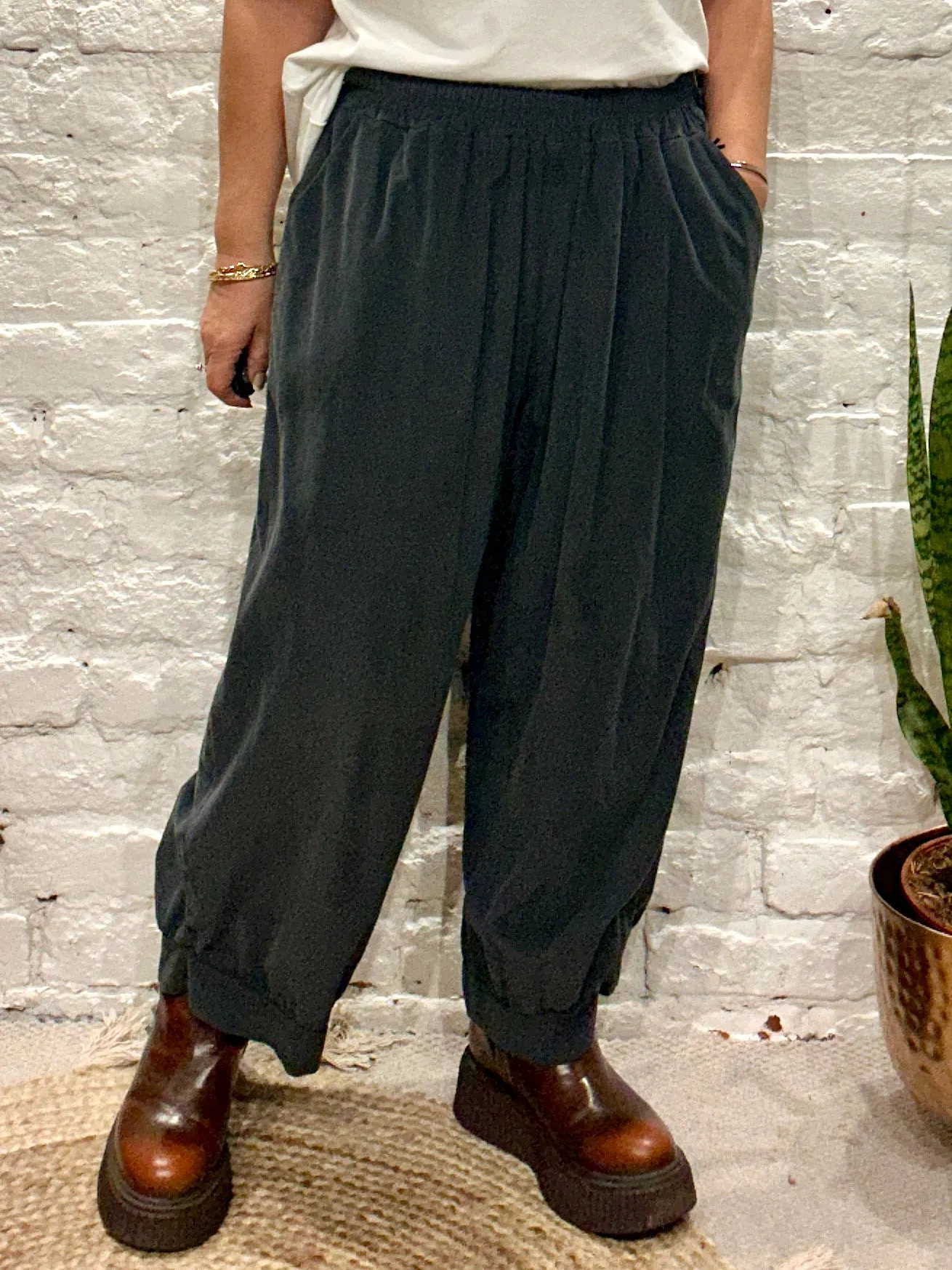 The Soft Cord Barrel Elastic Pocket Pant Trouser