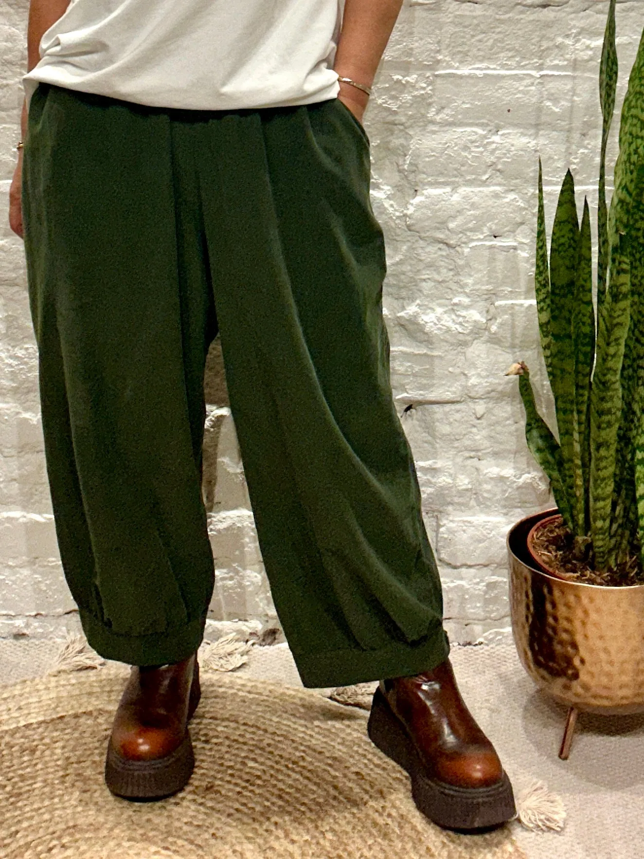 The Soft Cord Barrel Elastic Pocket Pant Trouser