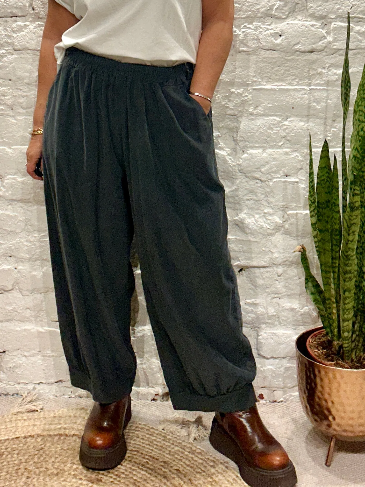The Soft Cord Barrel Elastic Pocket Pant Trouser