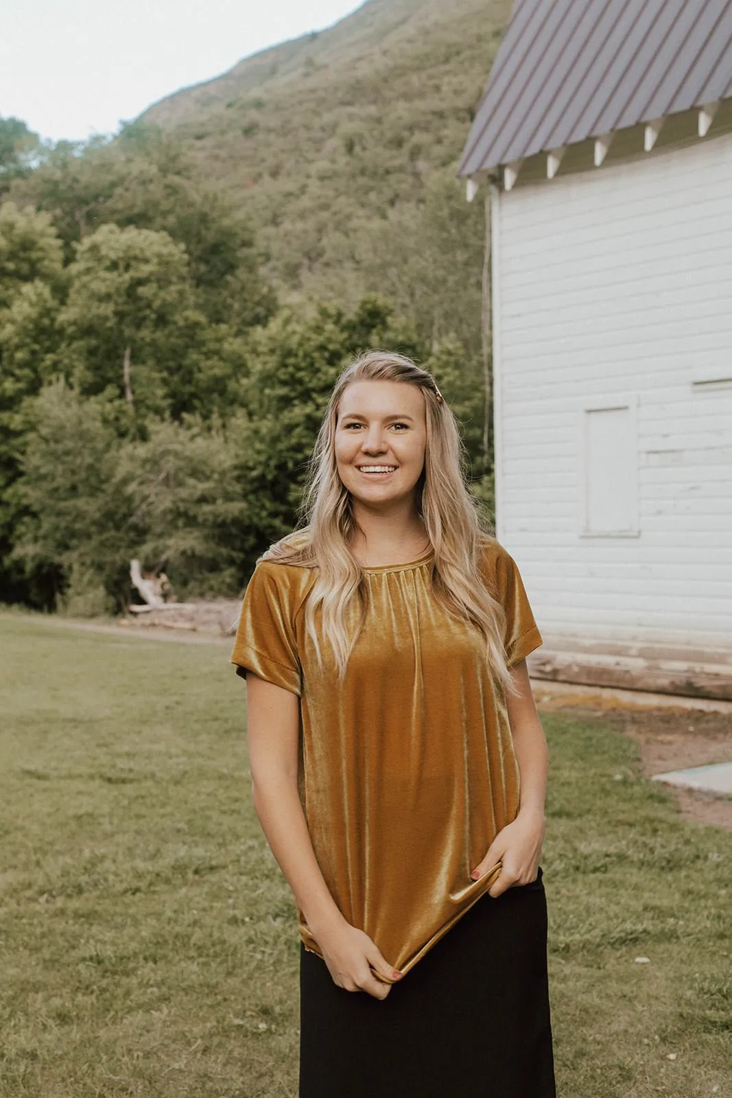 Victoria Velvet Top Gold