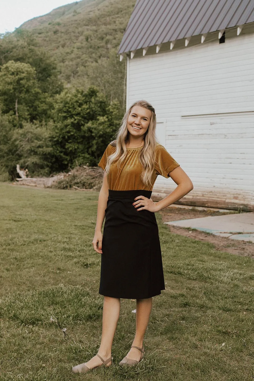 Victoria Velvet Top Gold